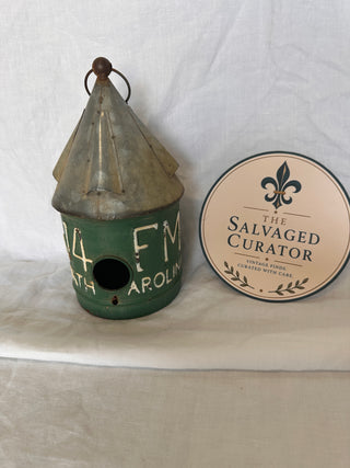 Vintage Inspired North Carolina License Plate Metal Birdhouse – Rustic Farmhouse Garden Decor