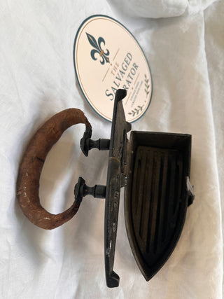 19thC Charcoal Clothes Iron Hinged Lid Grate 9.25” Cast Iron Sad Iron