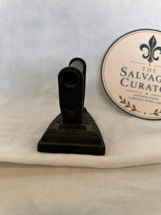 Vintage No. 3 Cast Iron Sad Iron (3 lbs)