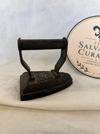 Vintage No. 3 Cast Iron Sad Iron (3 lbs)
