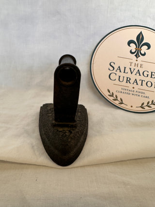 Vintage No. 3 Cast Iron Sad Iron (3 lbs)