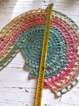 Handcrochet table runner w 3D crochet flowers