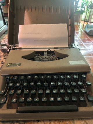 Vintage Antares Parza portable typewriter 1950-60