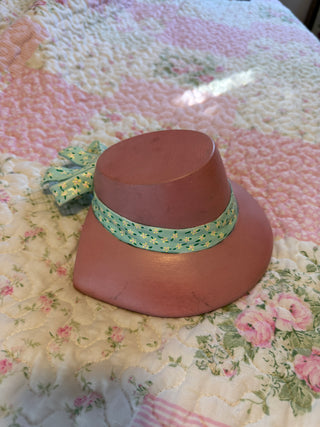 Vintage Cottagecore Sun Hat Wall Pocket
