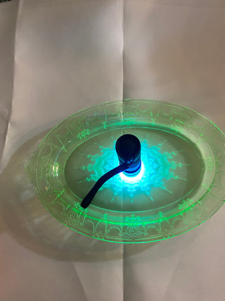 Uranium glass Serving dish medium