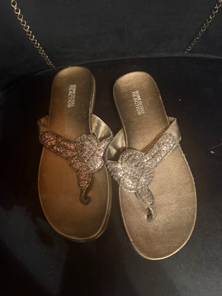 Sandal Size 8 Kenneth Cole Reaction  silver  VV
