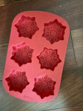 Wilton snowflake mini cake mold