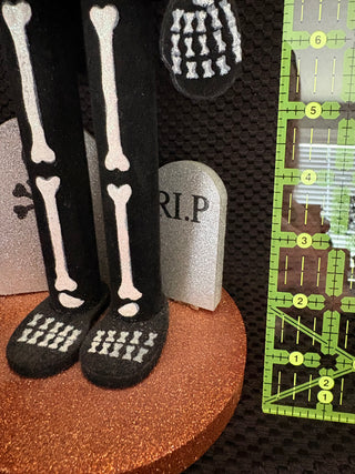 LE - Skeleton Nutcracker