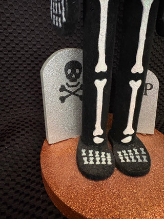 LE - Skeleton Nutcracker
