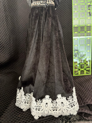 LE - Fancy Victorian Lady Skeleton Day of the Dead Halloween Tree Topper