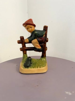 Hummel Boy w/Frog