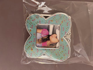 Photo frame magnets