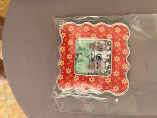 Photo frame magnets
