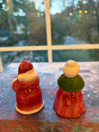 Vintage Avon Mr. & Mrs. Santa Claus Salt/Pepper Set