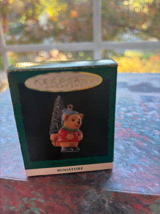 Vtg 1994 Hallmark Miniature Beary Perfect Tree Ornament