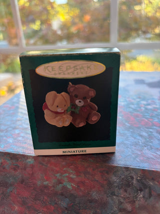 Vtg 1994 Hallmark Miniature Friends Need Hugs Ornament