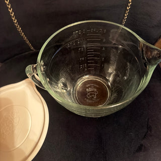 Pampered Chef 8 Cup 2 Quart Glass Measuring Mixing Batter Bowl USA Liter VV
