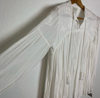 Rachel Zoe White Long Sleeve Embroidered Top Size MediumVV