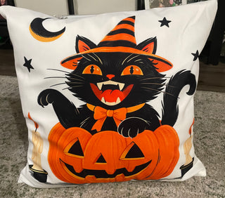 Retro Black Cat & Jack-O’-Lantern Halloween Throw Pillow