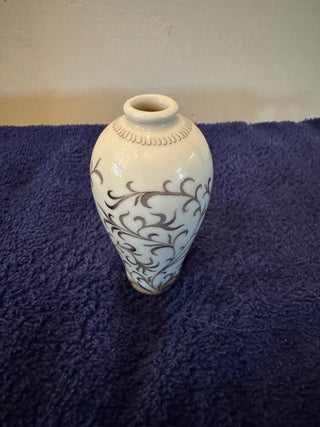 Vtg Mini Japanese Cream Vase