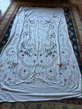 Beautiful Table cloth 88" X 48"