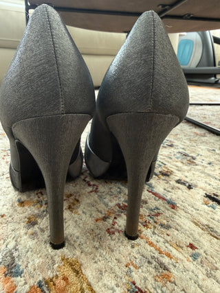 Lulu Townsend Silver Heels Size 8