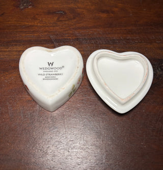 2pc Wedgewood stawberry heart trinket dish