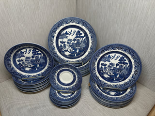 Churchill Blue Willow Dinnerware Set 32 Pc Service for 8 England Plates Bowls