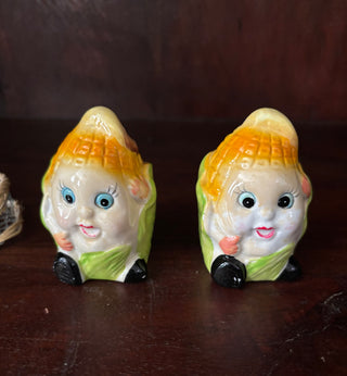 Corn face salt&pepper shakers in basket