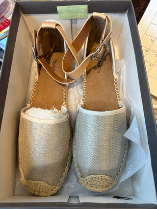 Women's  Paminna Closed toe espadrille Size 8