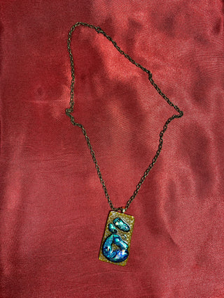 Art Glass Dicro Antique Gold Toned Chain - Brown Background