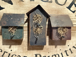 Wood Oval Antiques Sign With Birdhouses
