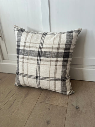 Large plaid chenille pillow w/insert
