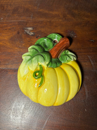 Vtg yellow ceramic pumpkin wall hanging