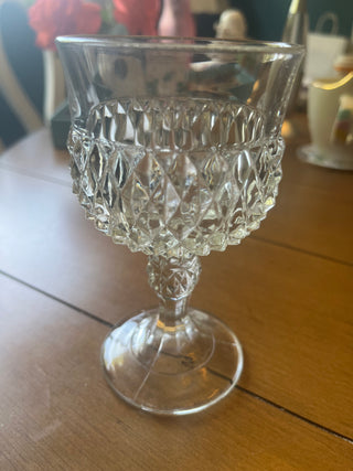 Diamond cut wine glads