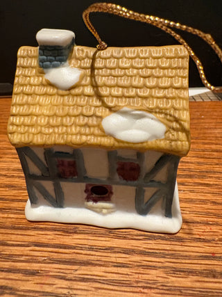 Vtg. Reader's Digest Porcelain Xmas Village Bell Ornament Set