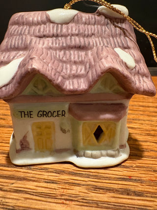 Vtg. Reader's Digest Porcelain Xmas Village Bell Ornament Set