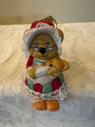 Vtg Jasco Momma Bear Bell Ornament