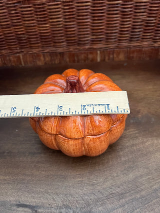 Small lidded orange pumpkin
