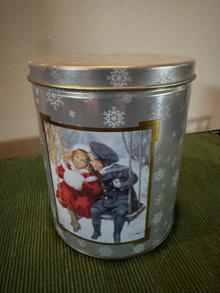 Vtg Christmas Cookie Tin