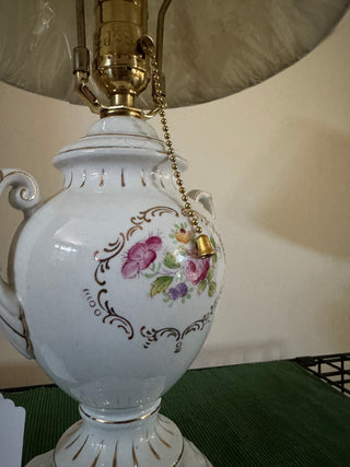 Vtg Lamp Hand Painted Lusterware w/ Shade