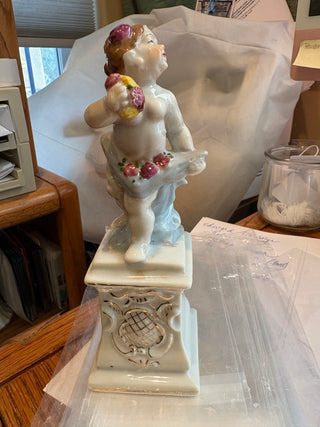 Vtg. Occupied Japan porcelain Cherub/Cupid pedestal