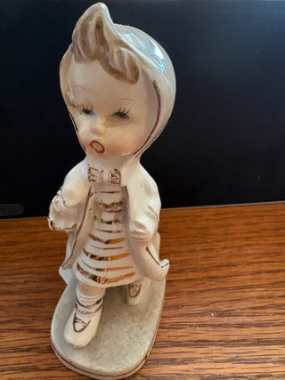 Vtg. (1950) figurine Girl holding umbrella, ceramic, made in Japan 4" RCD