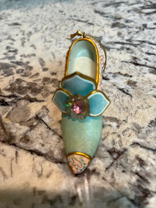 Ashton Drake Miniature Victorian Heel Ornament “The Queen’s Waltz”