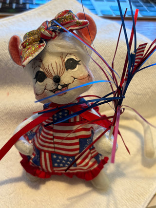 2005 Annalee 6" Patriotic Boy & Girl Mouse Dolls