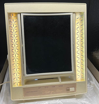 Vintage GE Lighted Makeup Mirror w/ box working