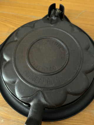 Antique Alfred Andresen Cast Iron Heart Waffle Iron No 8 Base Ring Griswold