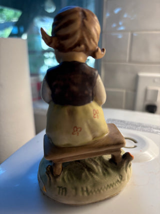 Vtg. (1979) Goebel Hummel Figurine #367 "Busy Student"