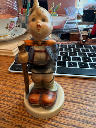 Vtg. Goebel West Germany figurine #16 2/0, singing boy 4.5"