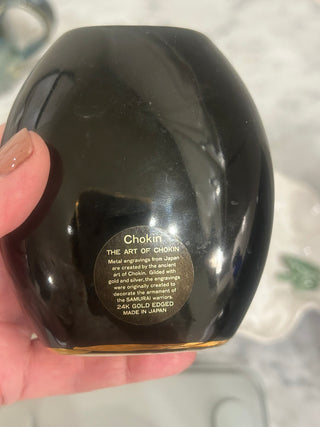 Small Black Vase with White Calla Lillies      MTS